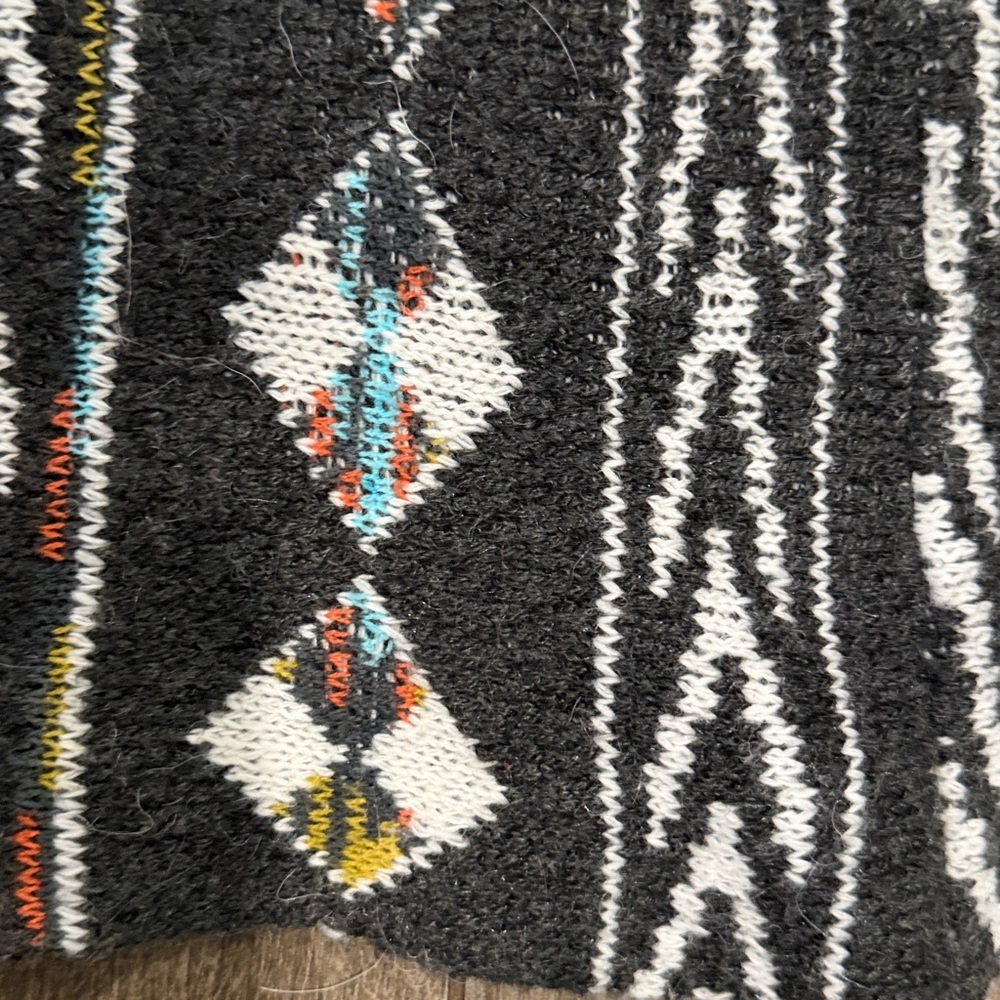 On Blue Geometric Patterned Aztec Print Hooded Cardigan - Picture 6 of 6